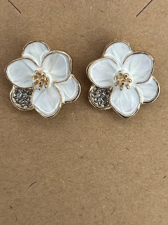 Fashion Jewelry Jewelry - White Flower Crystal Accented Stud Earrings Fashion Jewelry